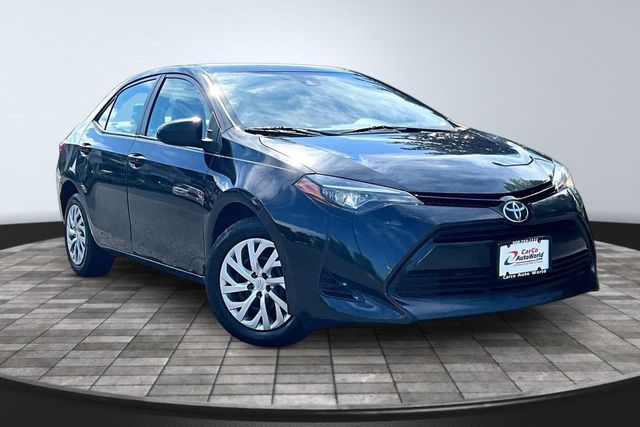 2017 Toyota Corolla LE - 23035923 - 2