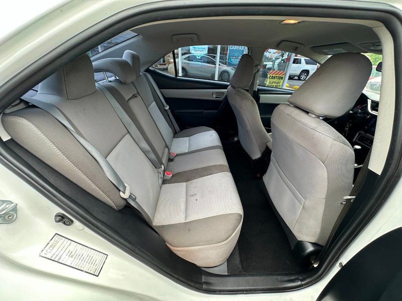 2017 Toyota Corolla LE 4dr Sedan - 22888590 - 18