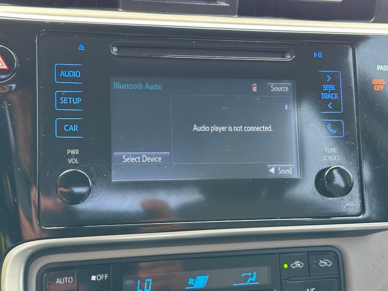 2017 Toyota Corolla LE 4dr Sedan - 22888590 - 30