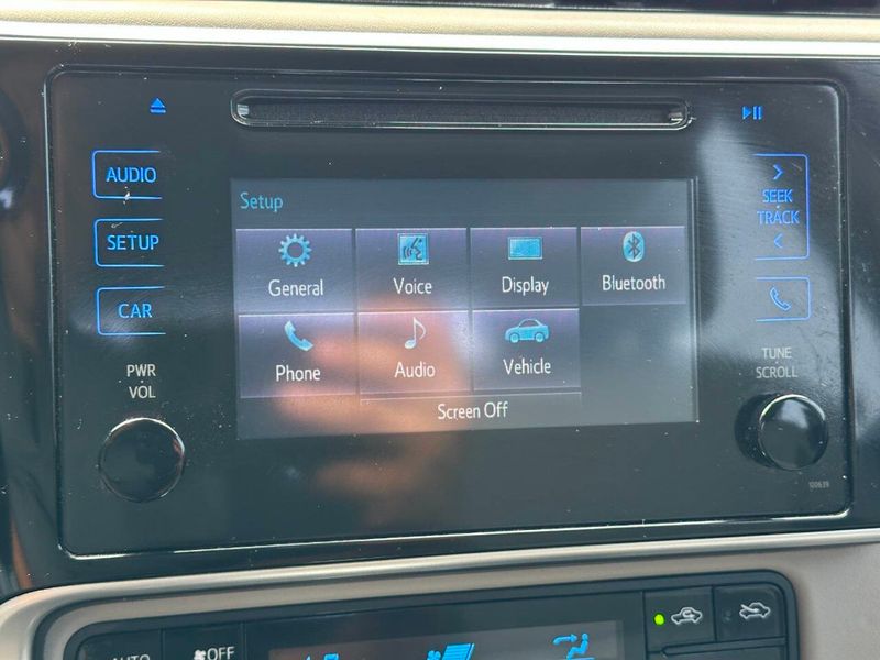 2017 Toyota Corolla LE 4dr Sedan - 22888590 - 32