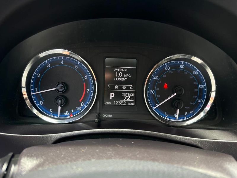 2017 Toyota Corolla LE 4dr Sedan - 22888590 - 40