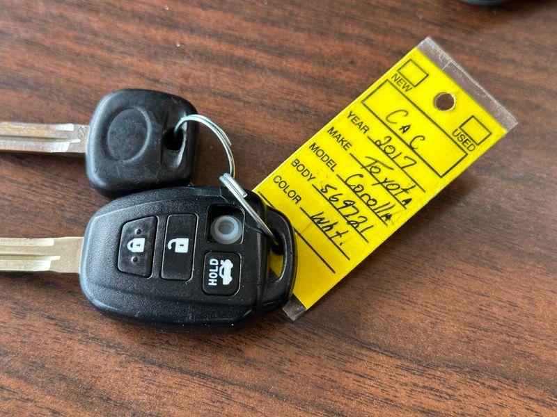 2017 Toyota Corolla LE 4dr Sedan - 22888590 - 42