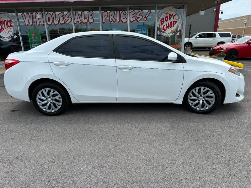 2017 Toyota Corolla LE 4dr Sedan - 22888590 - 7