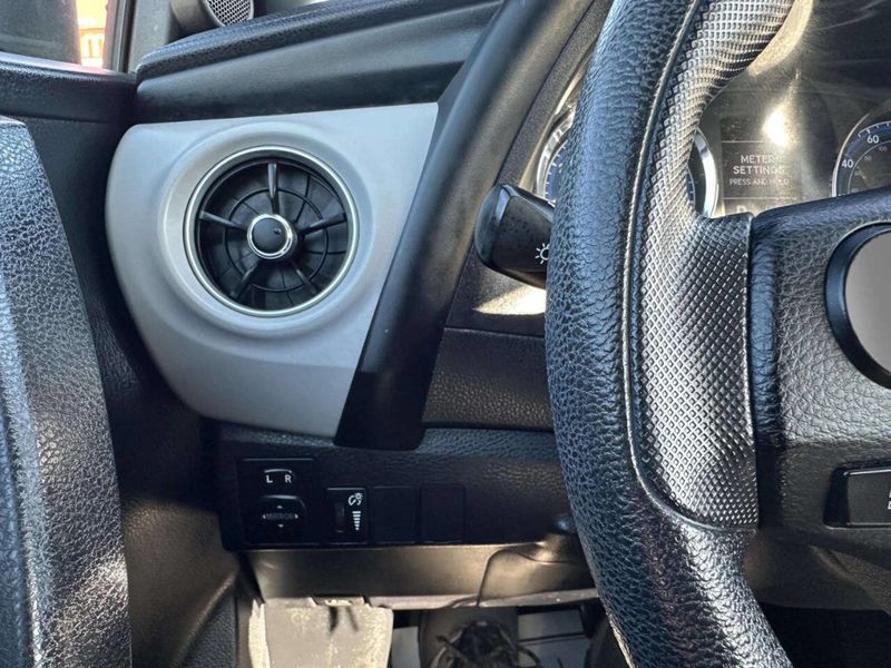 2017 Toyota Corolla LE 4dr Sedan - 22961270 - 21