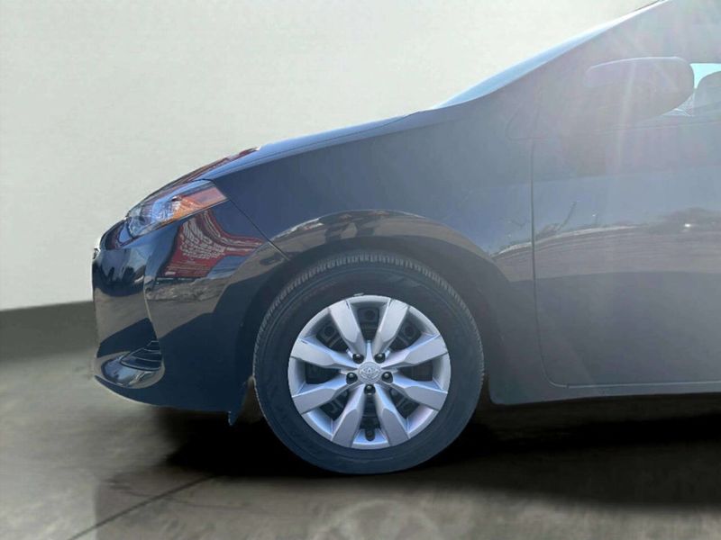 2017 Toyota Corolla LE 4dr Sedan - 22961270 - 23