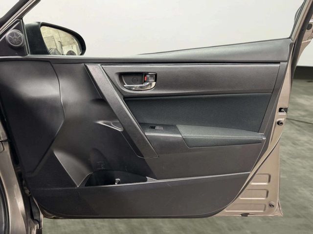 2017 Toyota Corolla LE 4dr Sedan - 22963294 - 18