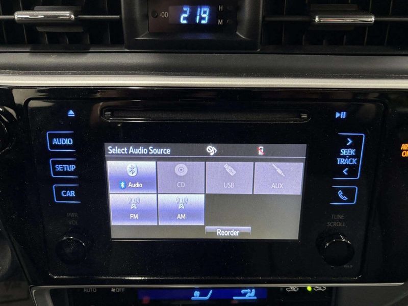 2017 Toyota Corolla LE 4dr Sedan - 22963294 - 23