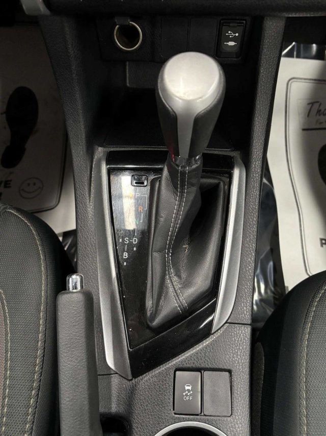 2017 Toyota Corolla LE 4dr Sedan - 22963294 - 26