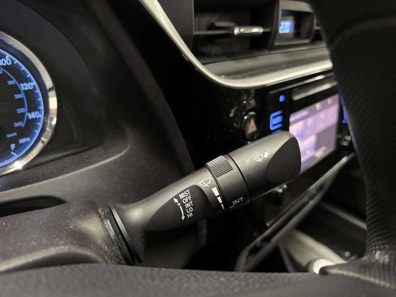 2017 Toyota Corolla LE 4dr Sedan - 22963294 - 31