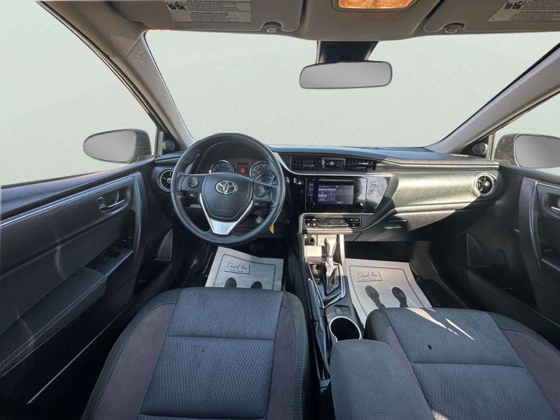 2017 Toyota Corolla LE 4dr Sedan - 22993961 - 18