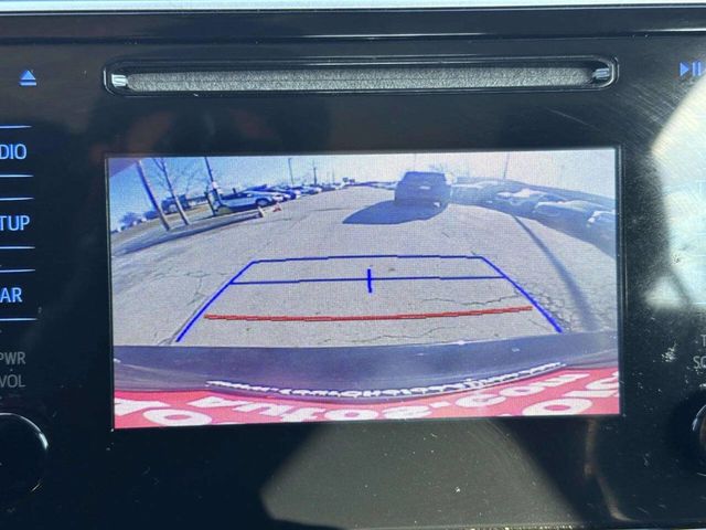 2017 Toyota Corolla LE 4dr Sedan - 22993961 - 28