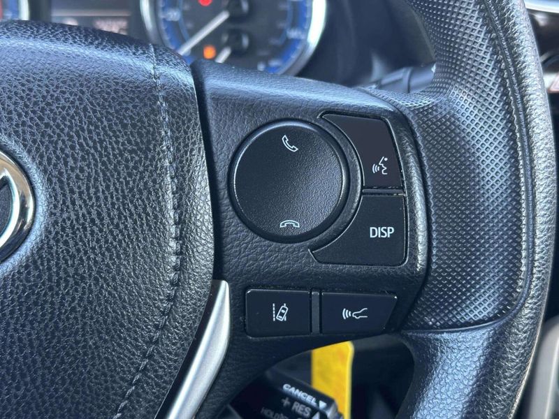 2017 Toyota Corolla LE 4dr Sedan - 22993961 - 29