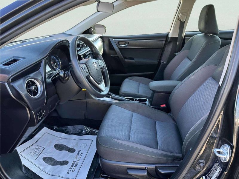 2017 Toyota Corolla LE 4dr Sedan - 22993961 - 8