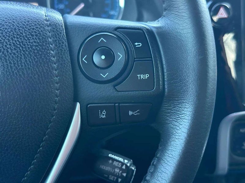 2017 Toyota Corolla LE 4dr Sedan - 23049464 - 22