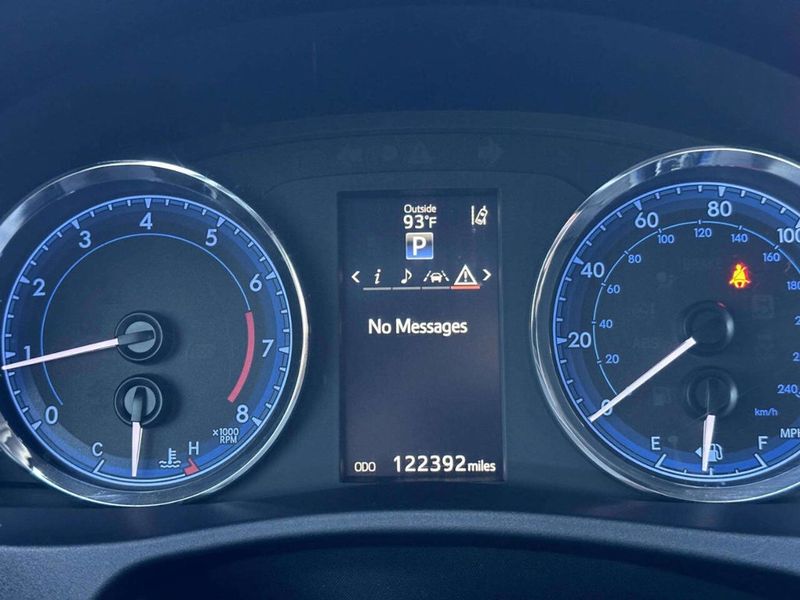 2017 Toyota Corolla LE 4dr Sedan - 23049464 - 23