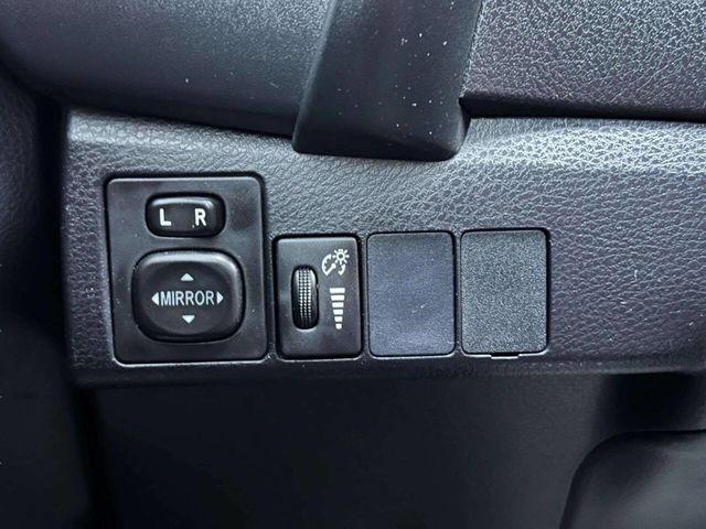 2017 Toyota Corolla LE 4dr Sedan - 23049464 - 27