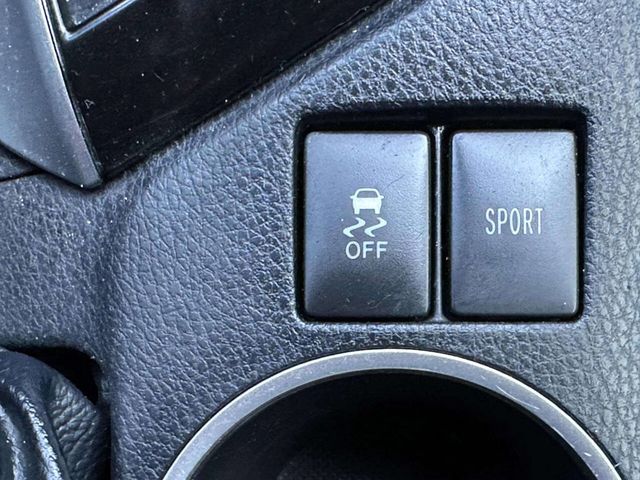 2017 Toyota Corolla LE 4dr Sedan - 23049464 - 28
