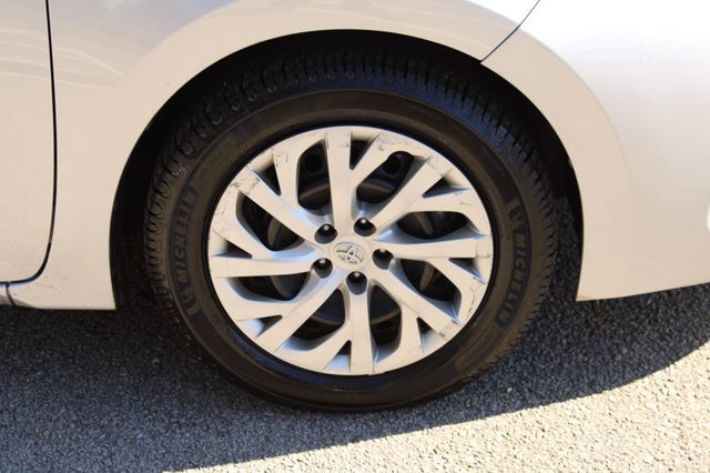 2017 Toyota Corolla LE CVT - 23102053 - 32