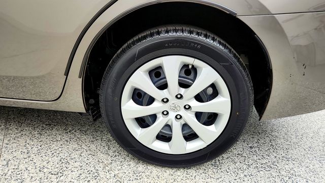 2017 Toyota Corolla LE CVT - 23018143 - 8