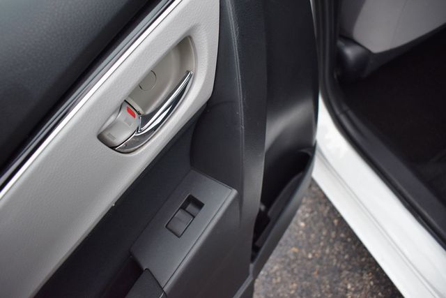2017 Toyota Corolla LE CVT Automatic - 23094067 - 18