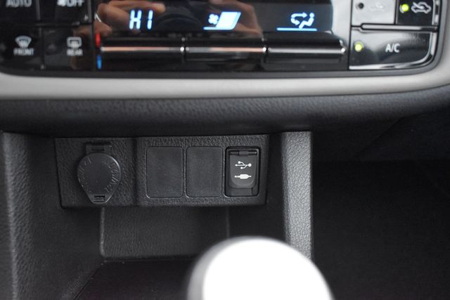 2017 Toyota Corolla LE CVT Automatic - 23094067 - 22