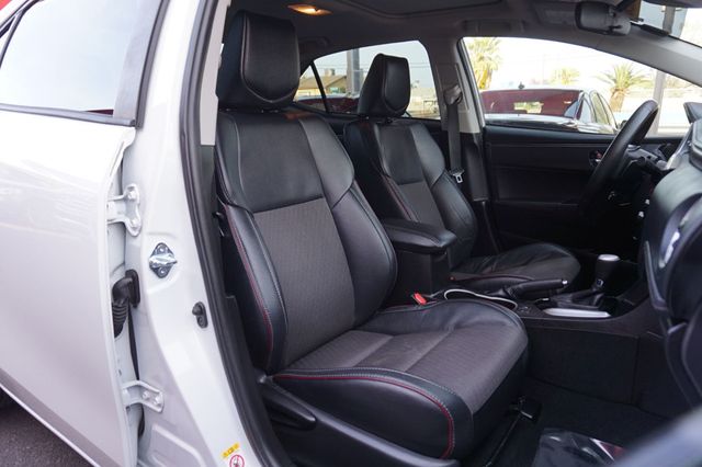 2017 Toyota Corolla LOW MILES, NAVIGATION, BACKUP CAMERA, KEYLESS ENTRY & START - 23014499 - 11