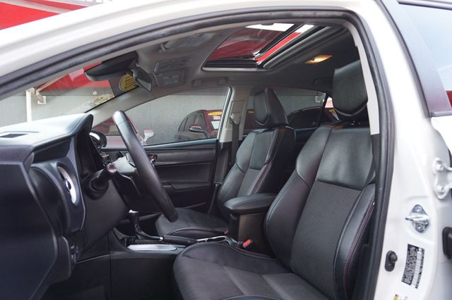 2017 Toyota Corolla LOW MILES, NAVIGATION, BACKUP CAMERA, KEYLESS ENTRY & START - 23014499 - 18