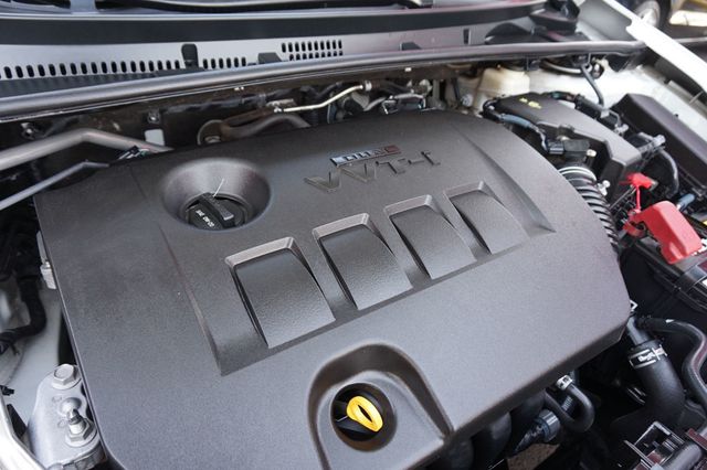 2017 Toyota Corolla LOW MILES, NAVIGATION, BACKUP CAMERA, KEYLESS ENTRY & START - 23014499 - 30