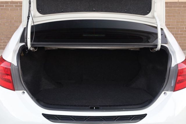 2017 Toyota Corolla SE - 23095857 - 12