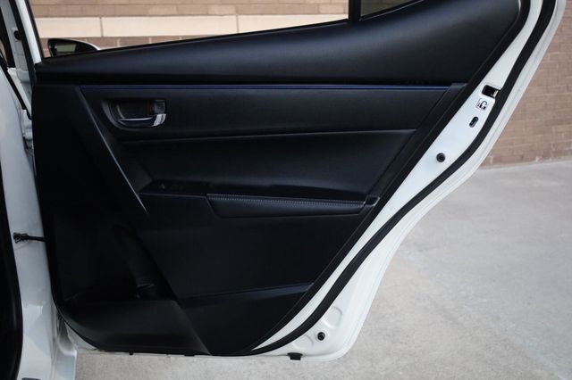 2017 Toyota Corolla SE - 23095857 - 21