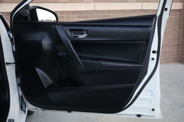 2017 Toyota Corolla SE - 23095857 - 24