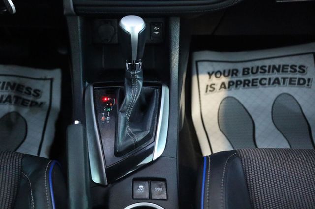 2017 Toyota Corolla SE - 23095857 - 39