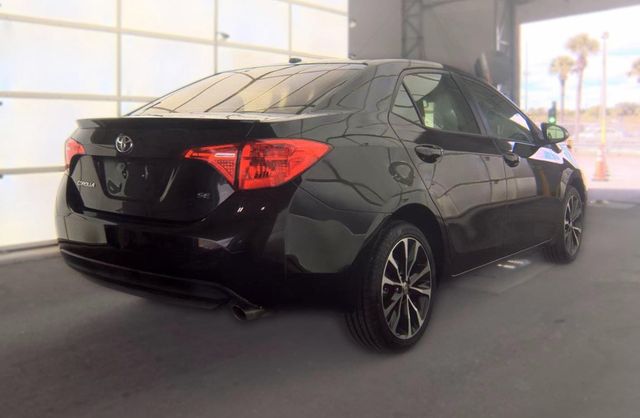 2017 Toyota Corolla SE - 23086325 - 3