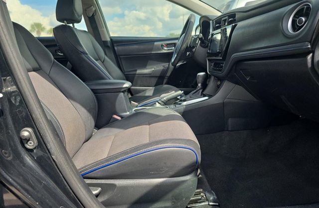 2017 Toyota Corolla SE - 23086325 - 7