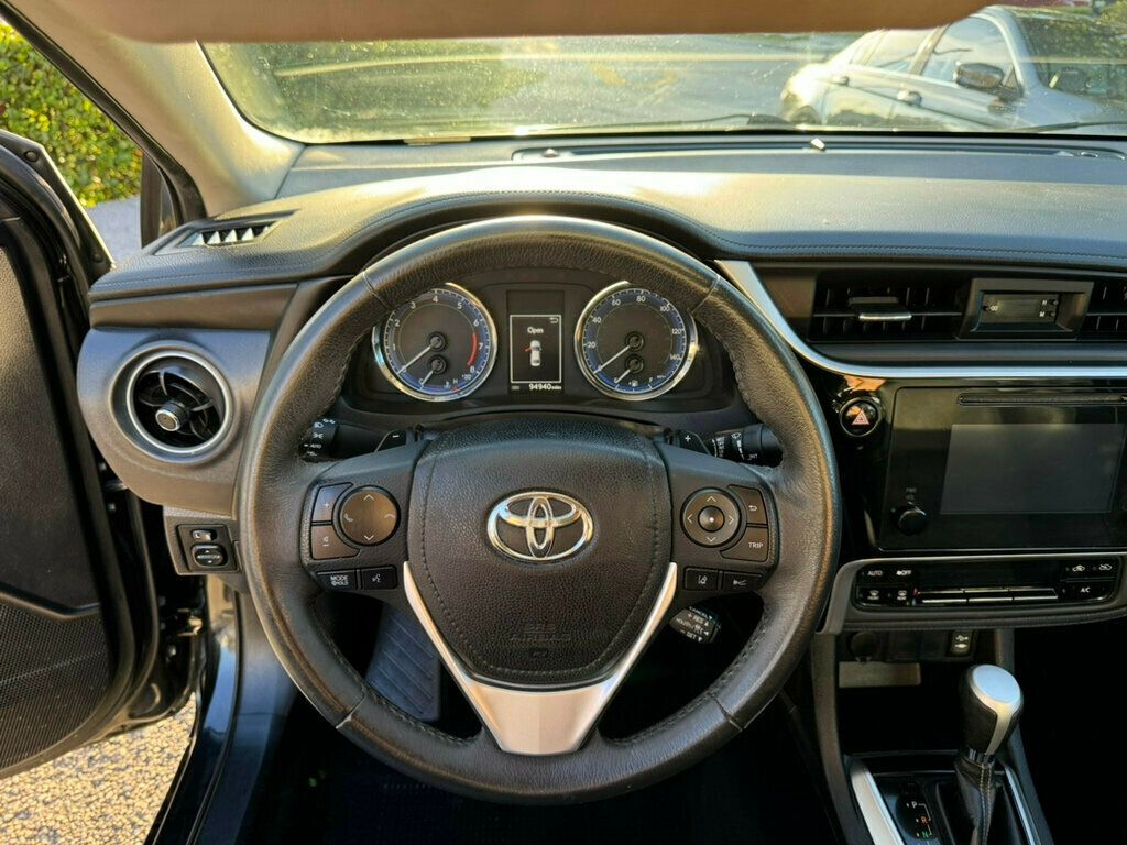 2017 Toyota Corolla SE CVT Automatic - 22715693 - 4