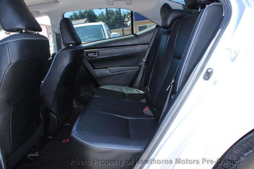 2017 Toyota Corolla XLE photo 10
