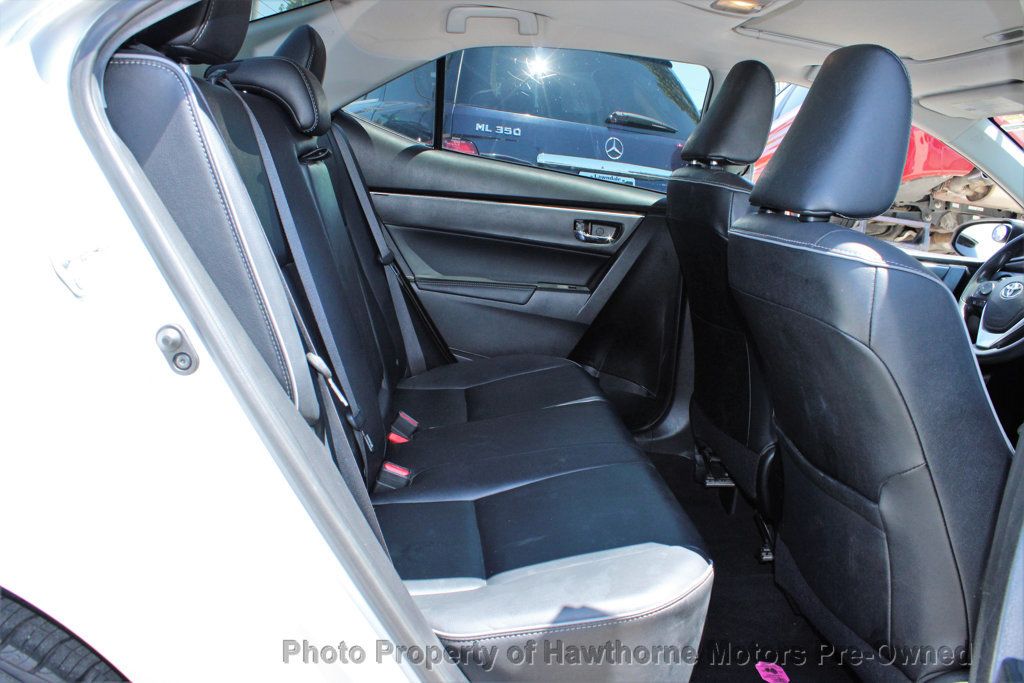 2017 Toyota Corolla XLE photo 12
