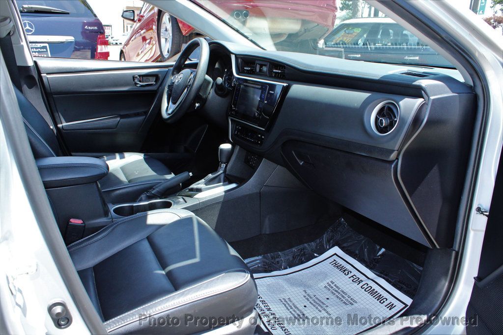 2017 Toyota Corolla XLE photo 18
