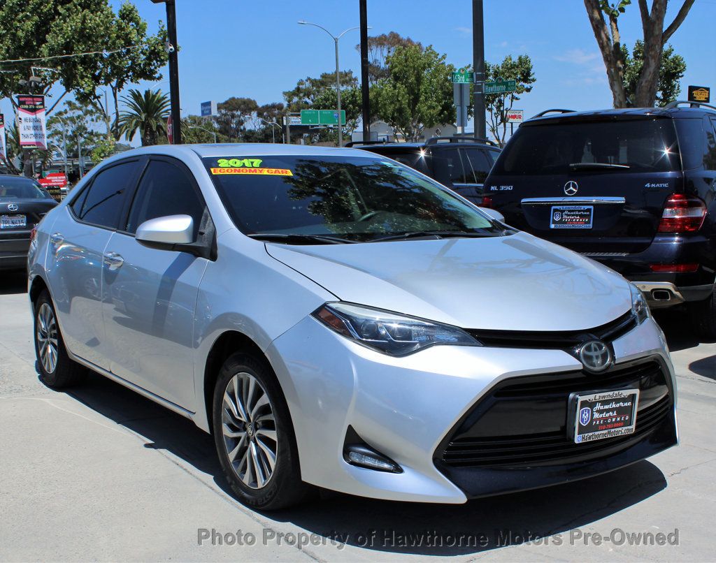 2017 Toyota Corolla XLE photo 19