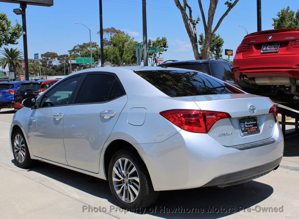 2017 Toyota Corolla XLE photo 5