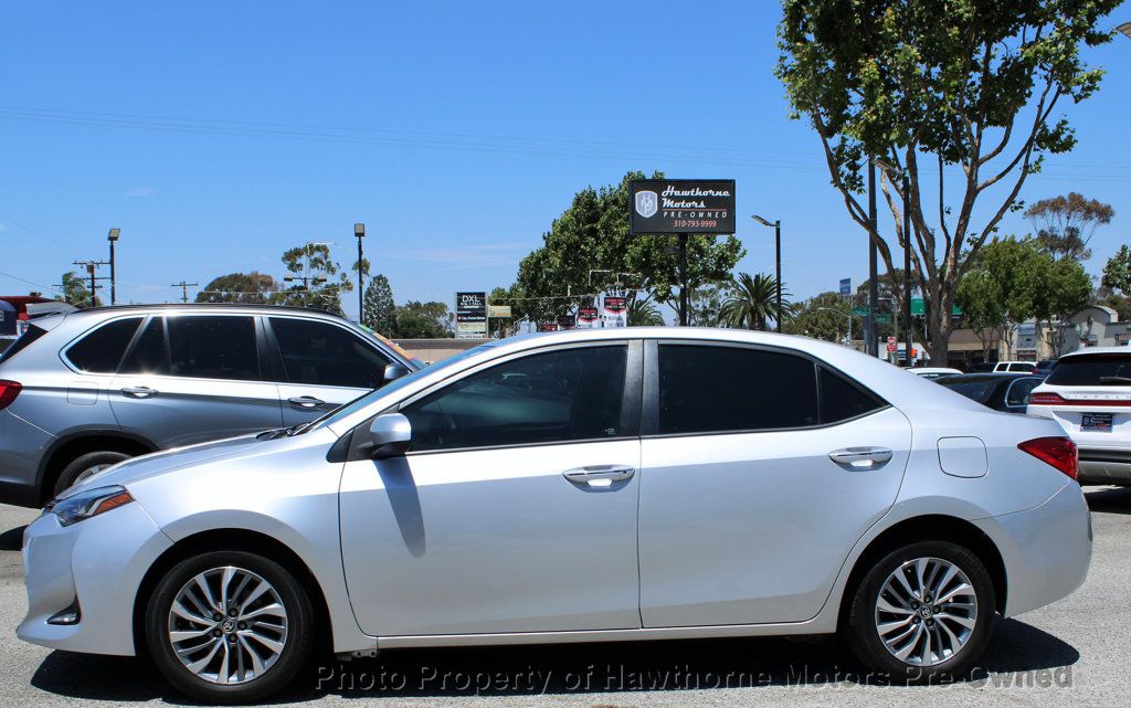 2017 Toyota Corolla XLE photo 8