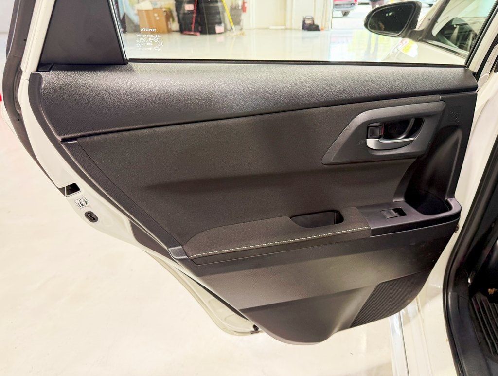 2017 Toyota Corolla iM Base - 22923180 - 27