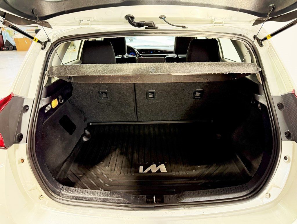 2017 Toyota Corolla iM Base - 22923180 - 28