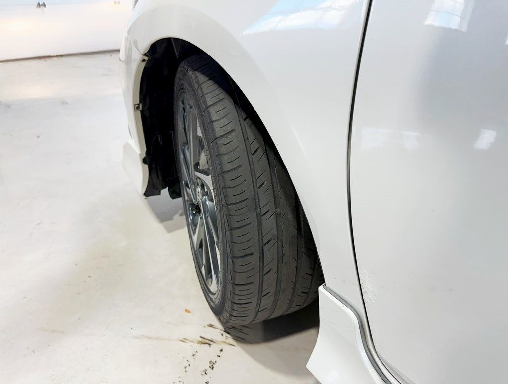 2017 Toyota Corolla iM Base photo 3