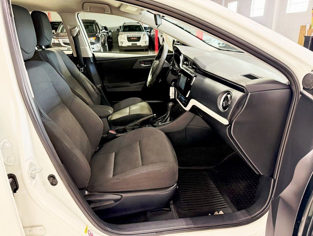 2017 Toyota Corolla iM Base - 22923180 - 31