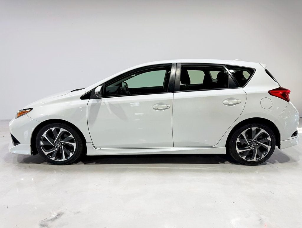 2017 Toyota Corolla iM Base photo 4