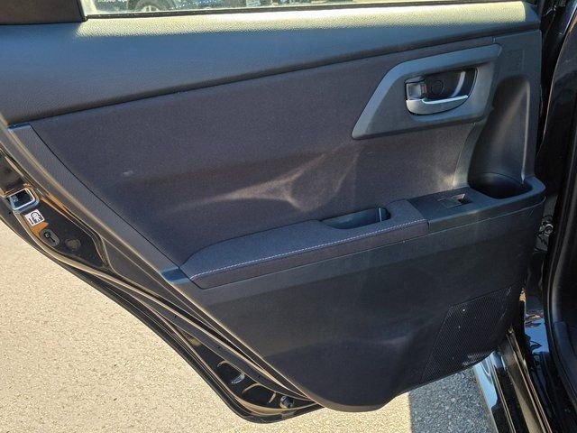 2017 Toyota Corolla iM Base - 22900337 - 18