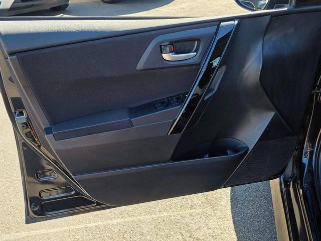 2017 Toyota Corolla iM Base - 22900337 - 19