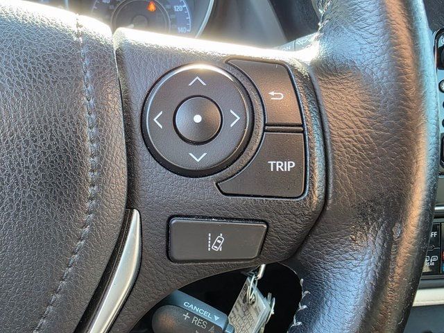 2017 Toyota Corolla iM Base - 22900337 - 24