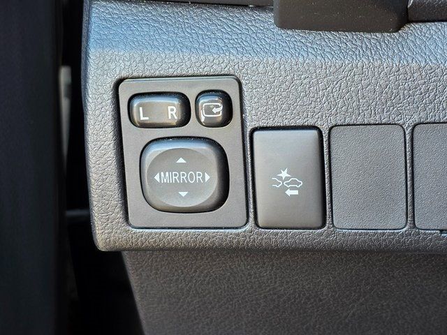 2017 Toyota Corolla iM Base - 22900337 - 36